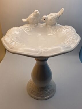 White Ceramic Bird Bath/ Feeder Farmhouse Spring Decor-READ DESCRIPTION-